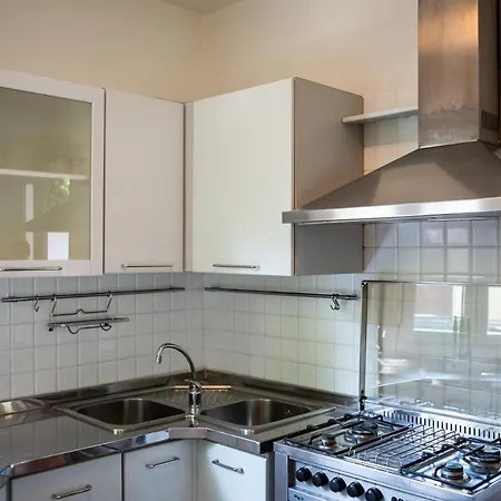 Lucilla Apartment *